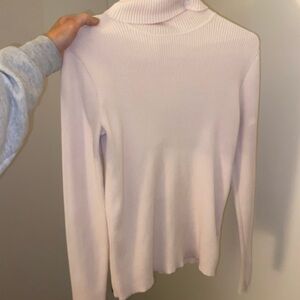 Elegant Ralph Lauren Cream Turtleneck Sweater